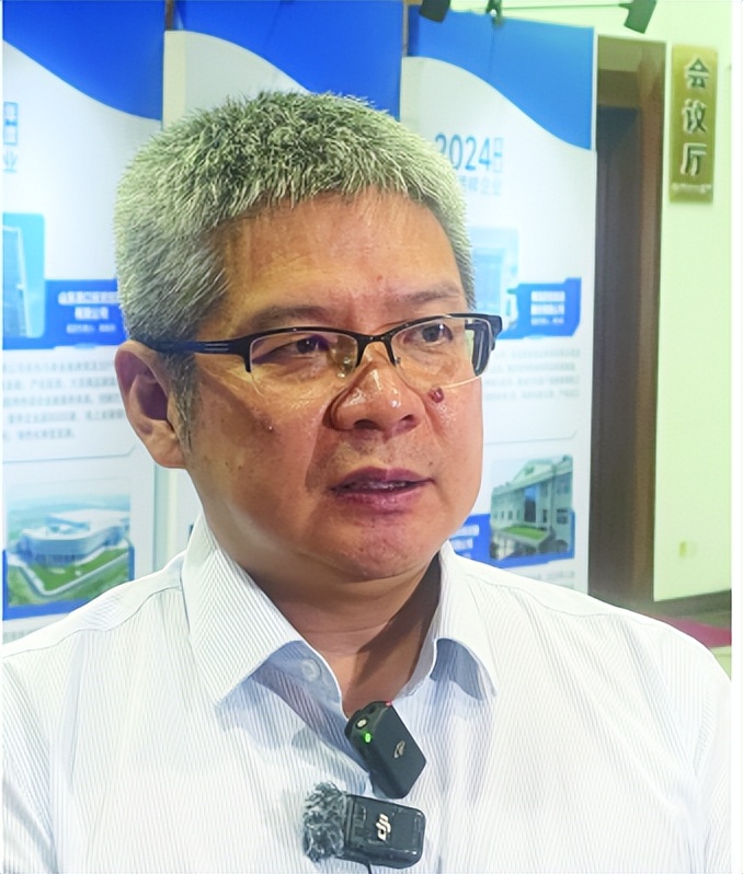 1754720554998678.jpg 1-青島澳柯瑪控股集團(tuán)有限公司黨委書(shū)記、董事長(zhǎng) 朱江.jpg